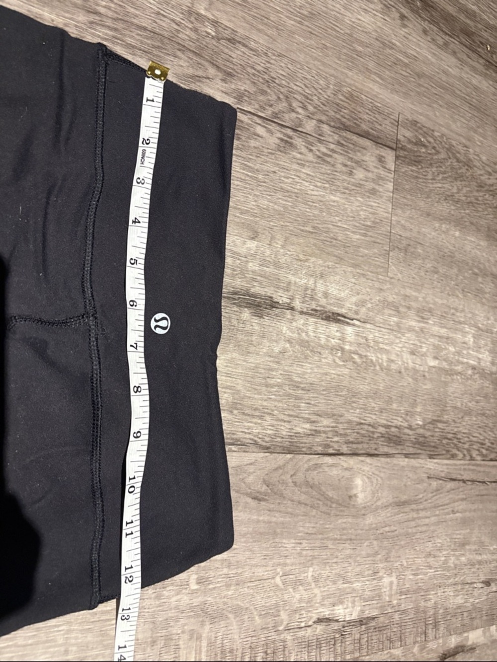 Size 4 Lululemon capris reversible - Picture 4 of 4